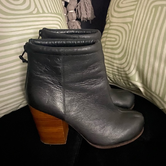 Jeffrey Campbell size 39 Havana Last Black Leather - Picture 2 of 2